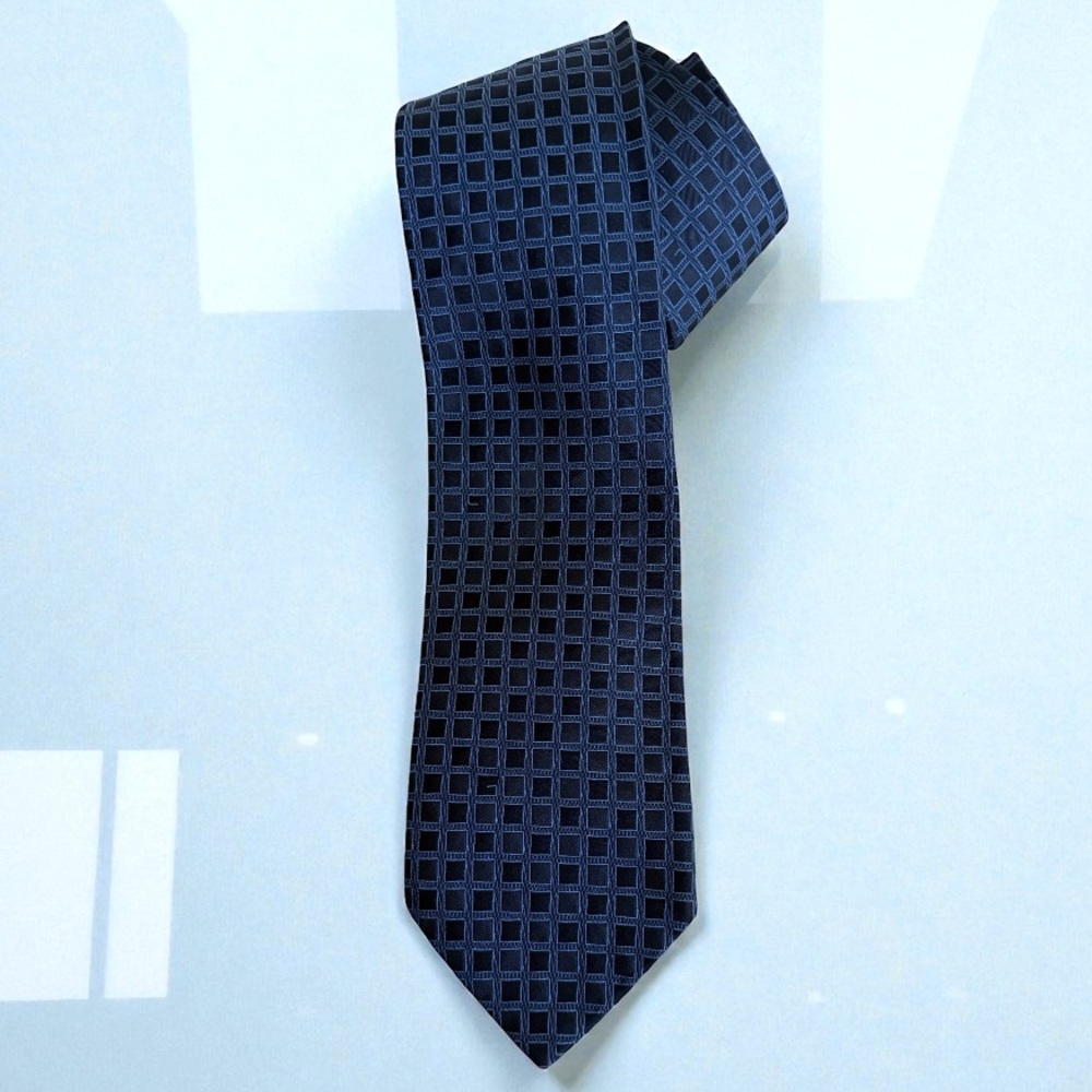 New! GUCCI Blue Geometric Pattern Silk Tie